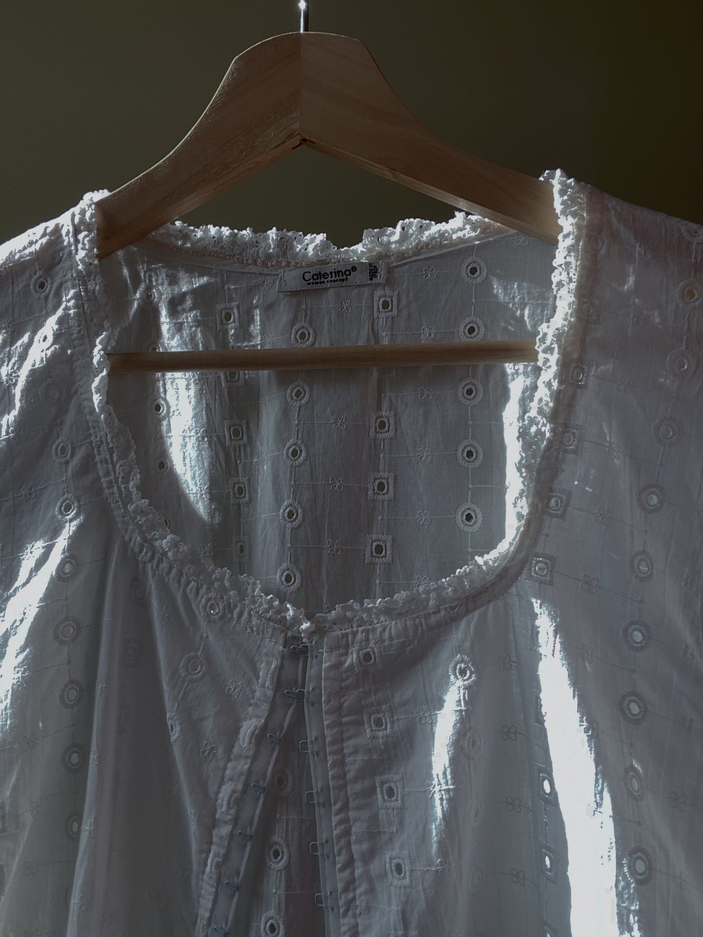 Vintage White Embroidered 3/4 Sleeve Corset Top