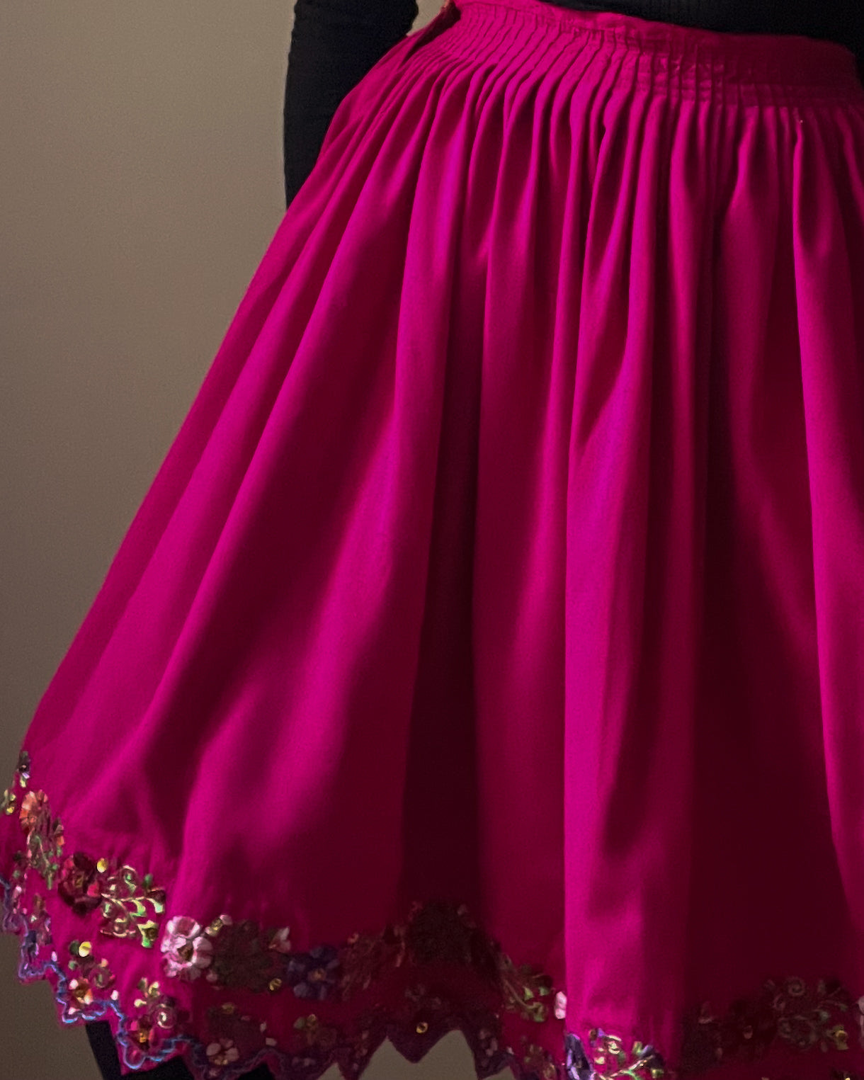 Preloved Ecuadorian Embroidered Hem Full Skirt