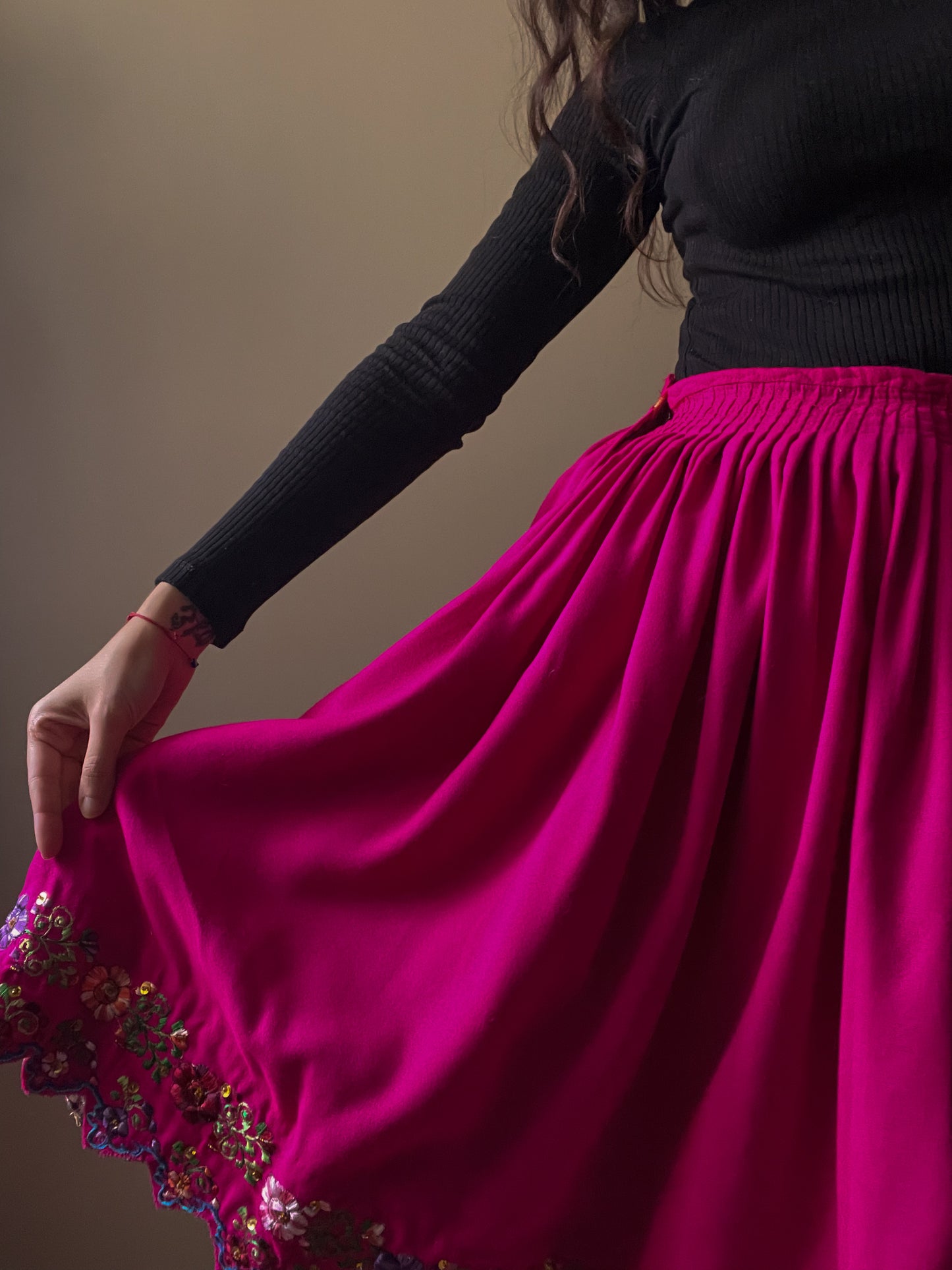 Preloved Ecuadorian Embroidered Hem Full Skirt