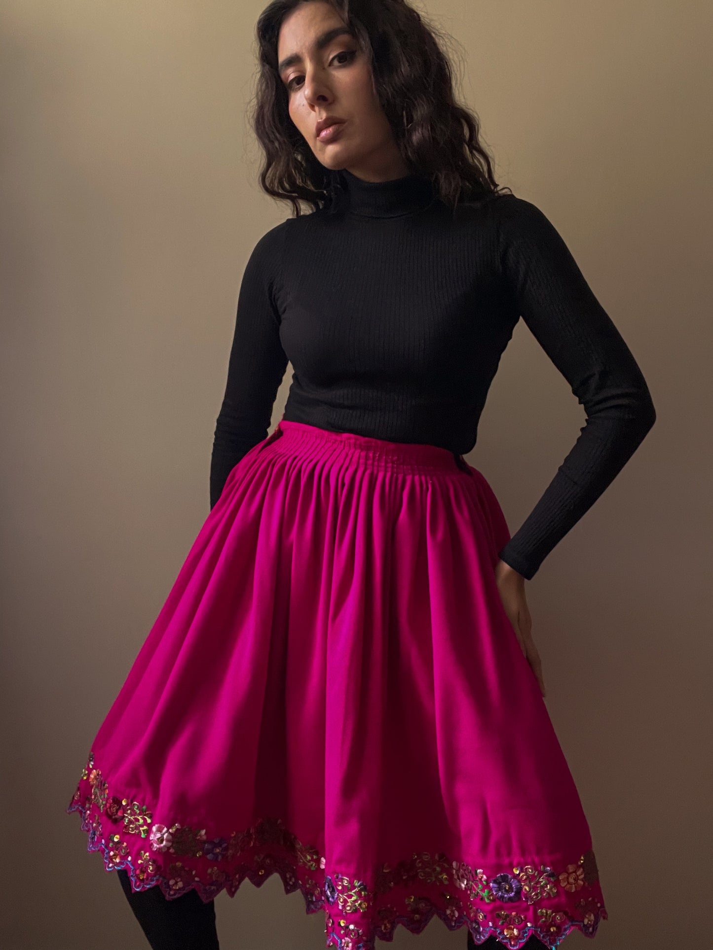 Preloved Ecuadorian Embroidered Hem Full Skirt
