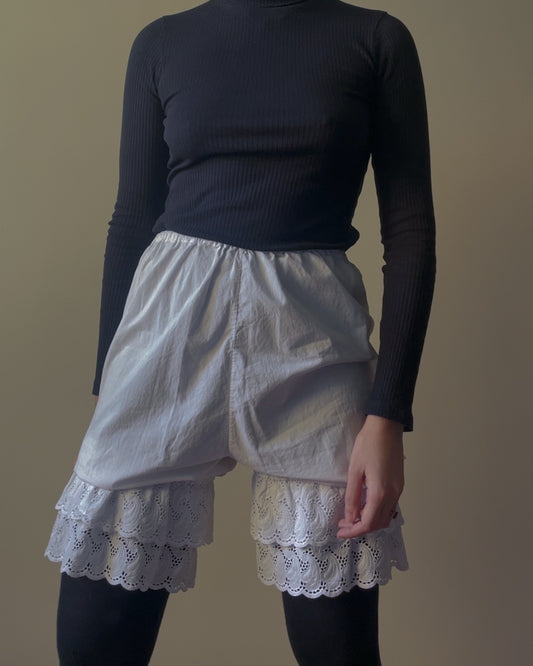 Antique White Cotton Feminine Lace Bloomer Crop Pants