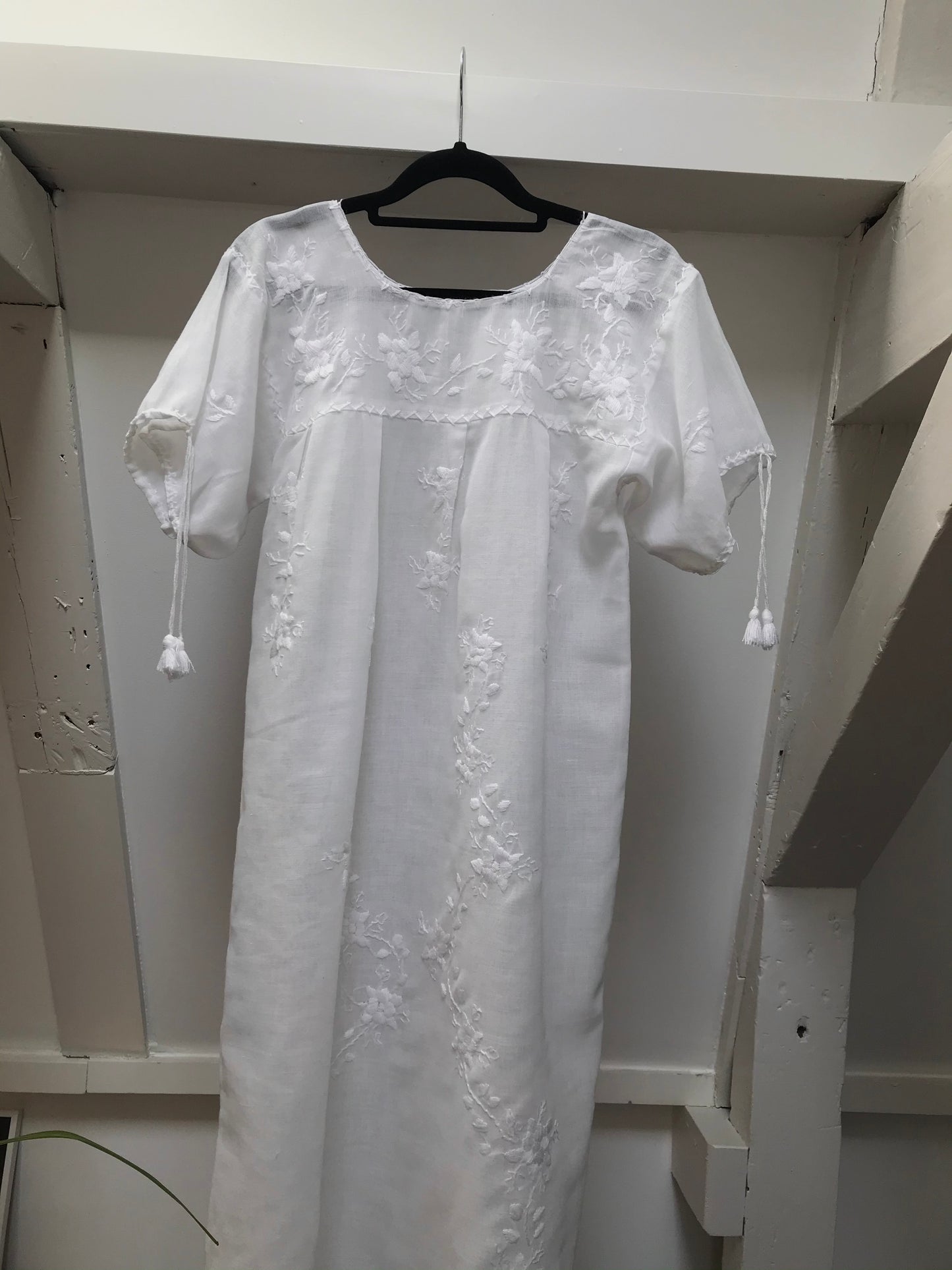Vintage Mexican Floral Embroidered Nightgown
